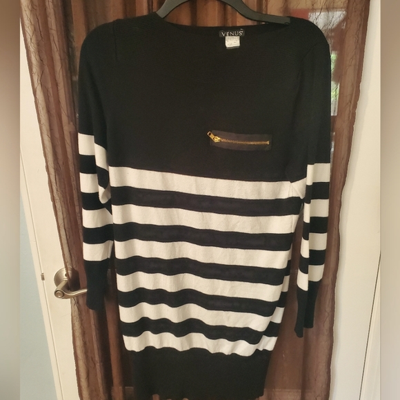 Venus Sweater Dress π€π€π€ B/W stripes with gold tone faux zipper, Womens sz Lg - Picture 3 of 8